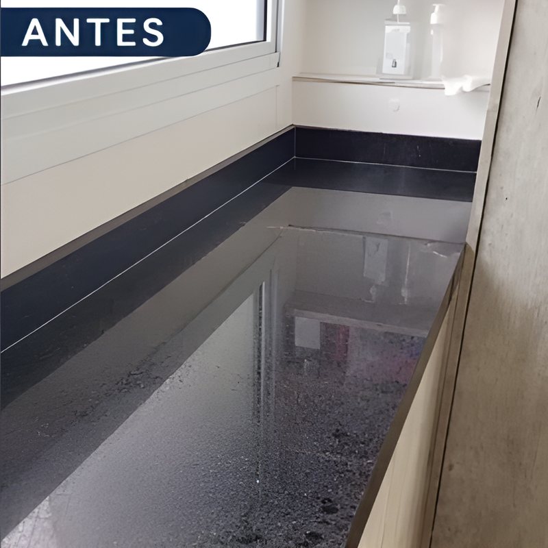 Bancada de granito antes da limpeza